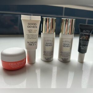 Sunday Riley Deluxe Sample Bundle
